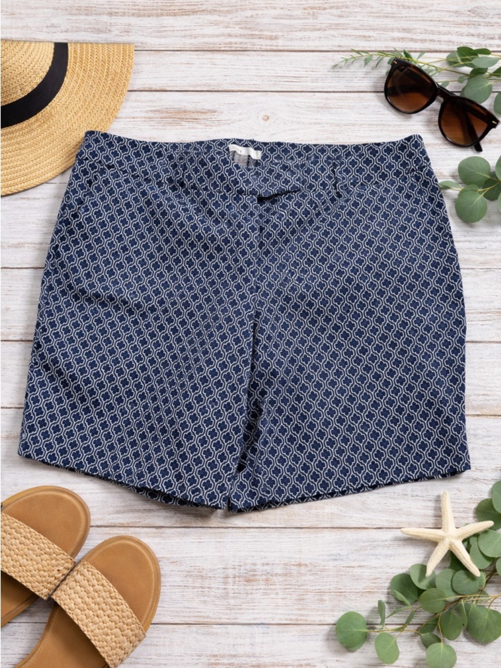 Dalia Navy White Trellis Print Preppy Coastal Resort Shorts | Size 12